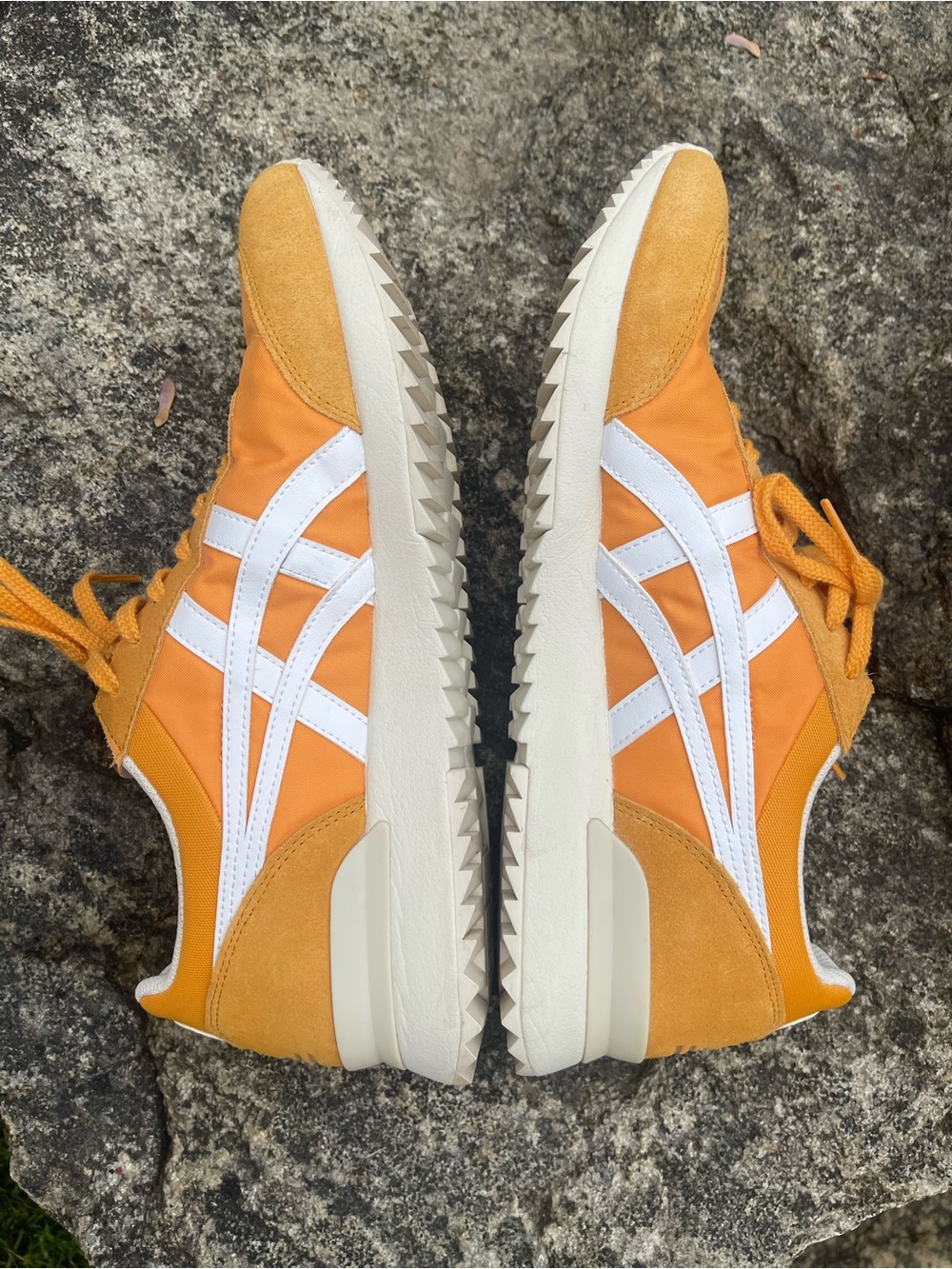 Onitsuka Tiger by Asics Men’s Golden Yellow Classic Runner Sneakers size 10 - Picture 7 of 11